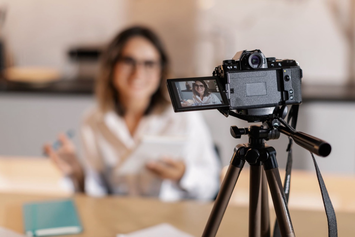 Cámara digital compacta para vlogging.