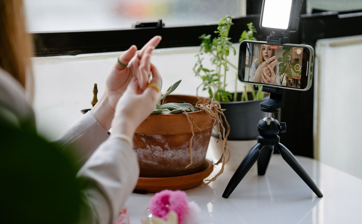 Een moderne vlogging opstelling met accessoires