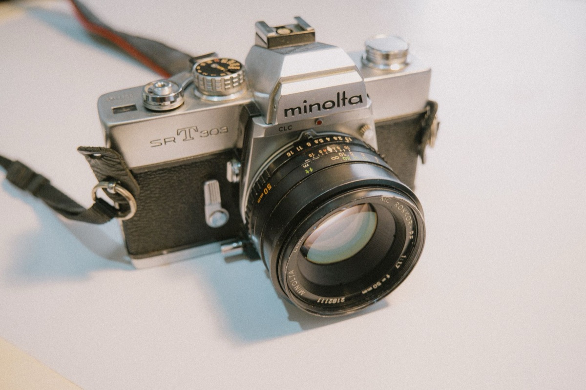 Pièces d'une caméra Minolta ancienne