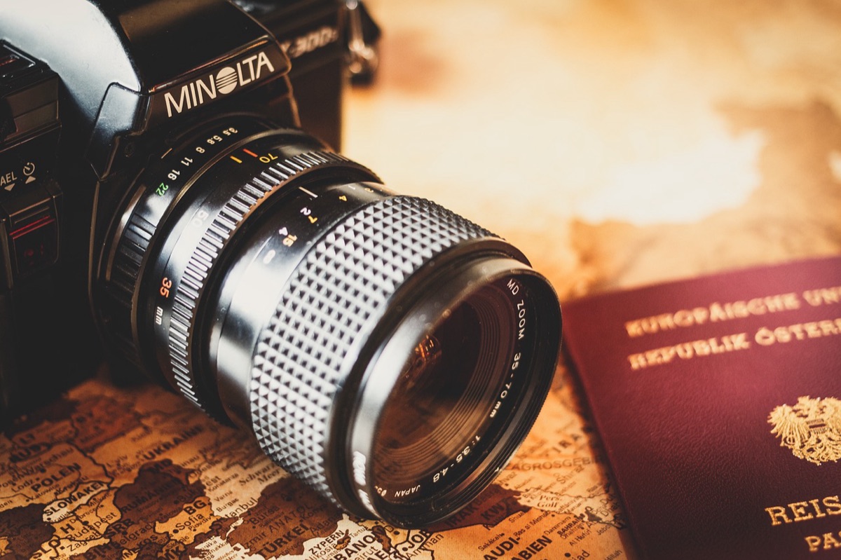 ミノルタのSLRカメラの組み立て