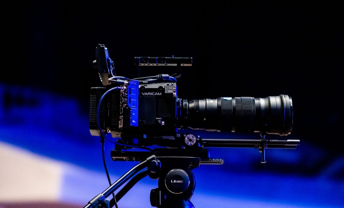Professionelles Kamera-Equipment in einem Fotostudio