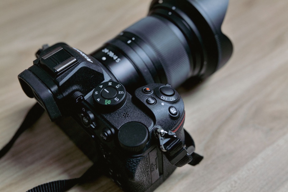 Appareil photo hybride sans miroir professionnel