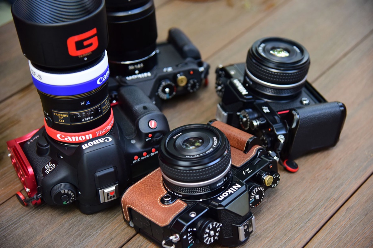 Corpo macchina fotografica mirrorless professionale