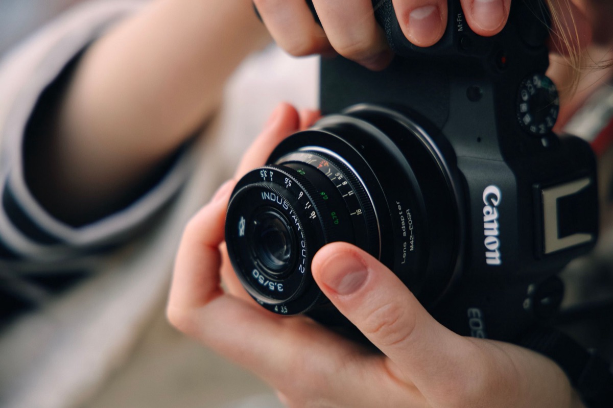 Mirrorless camera with vintage lens