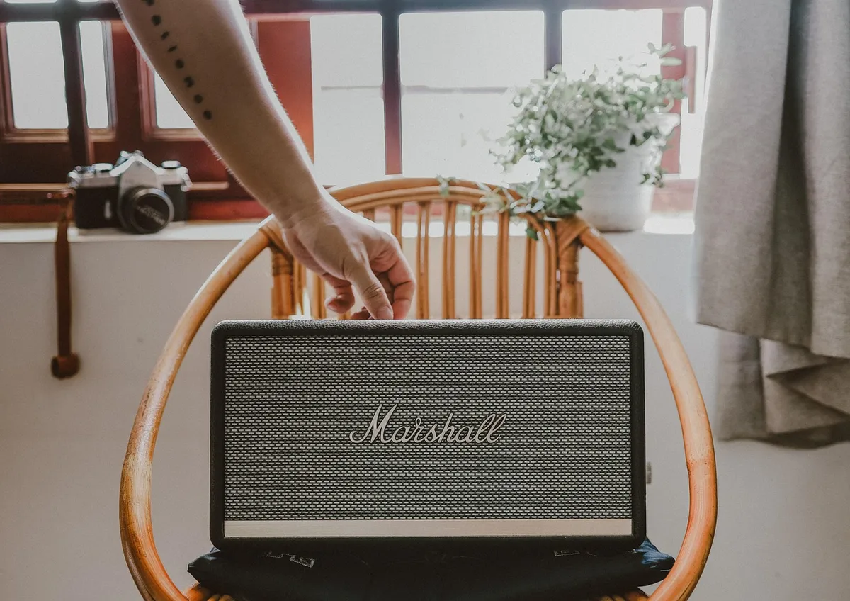 speaker, marshall, chair, home, sound, equipment, camera, pentax, film, bluetooth, stanmore, furniture, in the home, indoor, music, chill, at home, speaker, spe