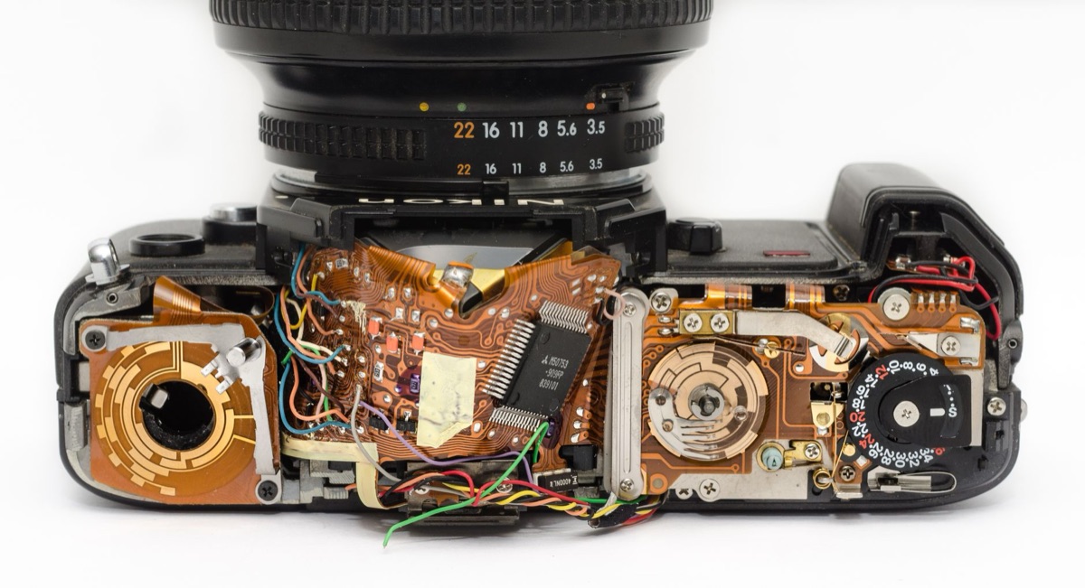 Una imagen de un componente del sistema de enfoque automático de 35 mm SLR