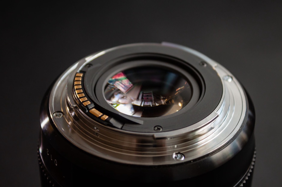 35 mm SLR camera lens mount