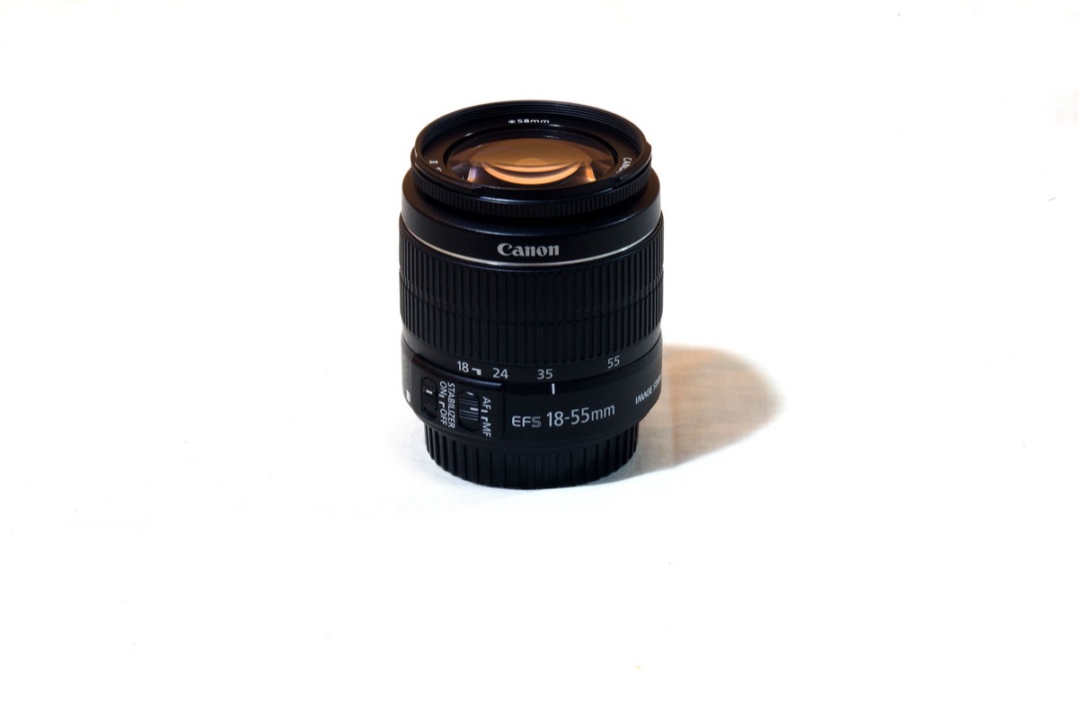 Camera lens mount flare reduction