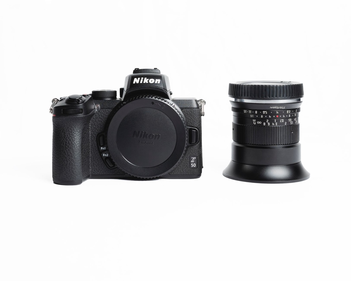 Mirrorless camera and prime lens in travel setup