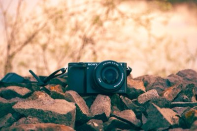 Sony A6100 旅遊攝影指南：輕巧機身如何平衡畫質
